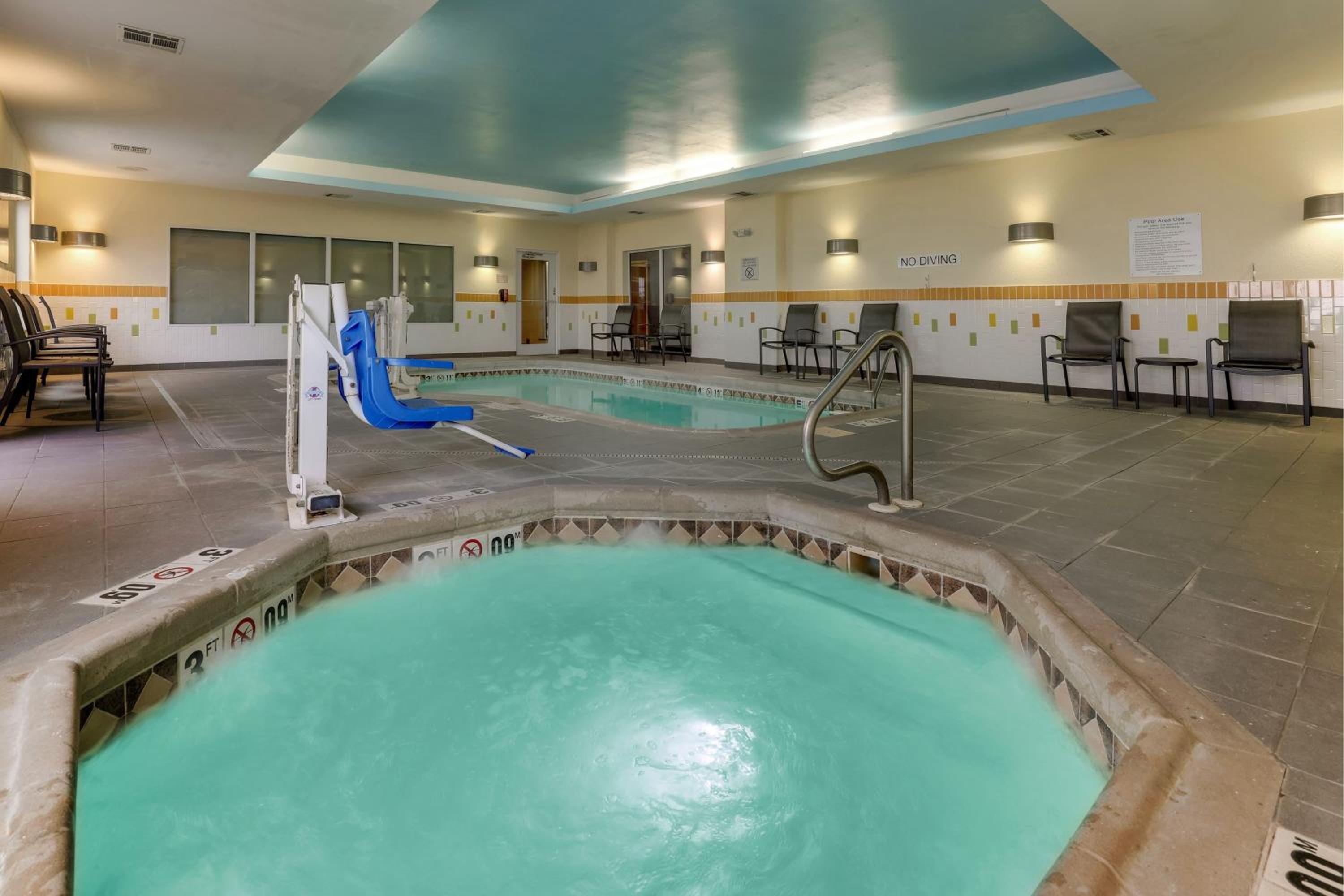 Hutchinson Vacations - Fairfield Inn and Suites Hutchinson - Property Image 4