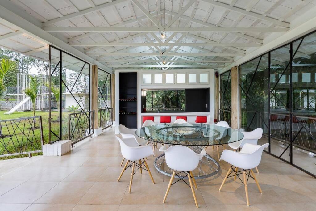 Casa Paraíso, Valle de Bravo, México. view 5