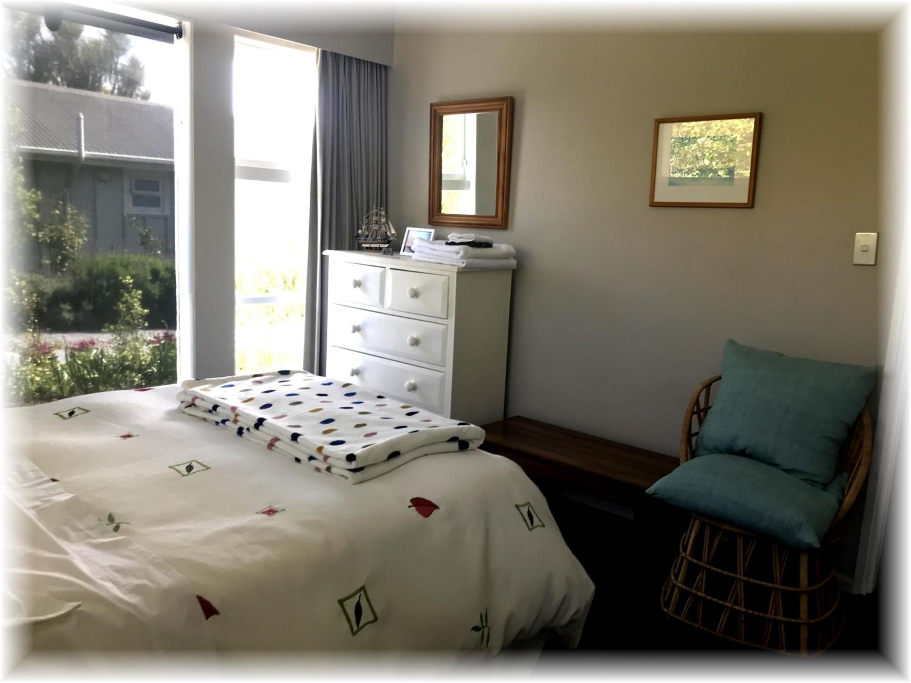 Peaceful Pukerua Bay view 4