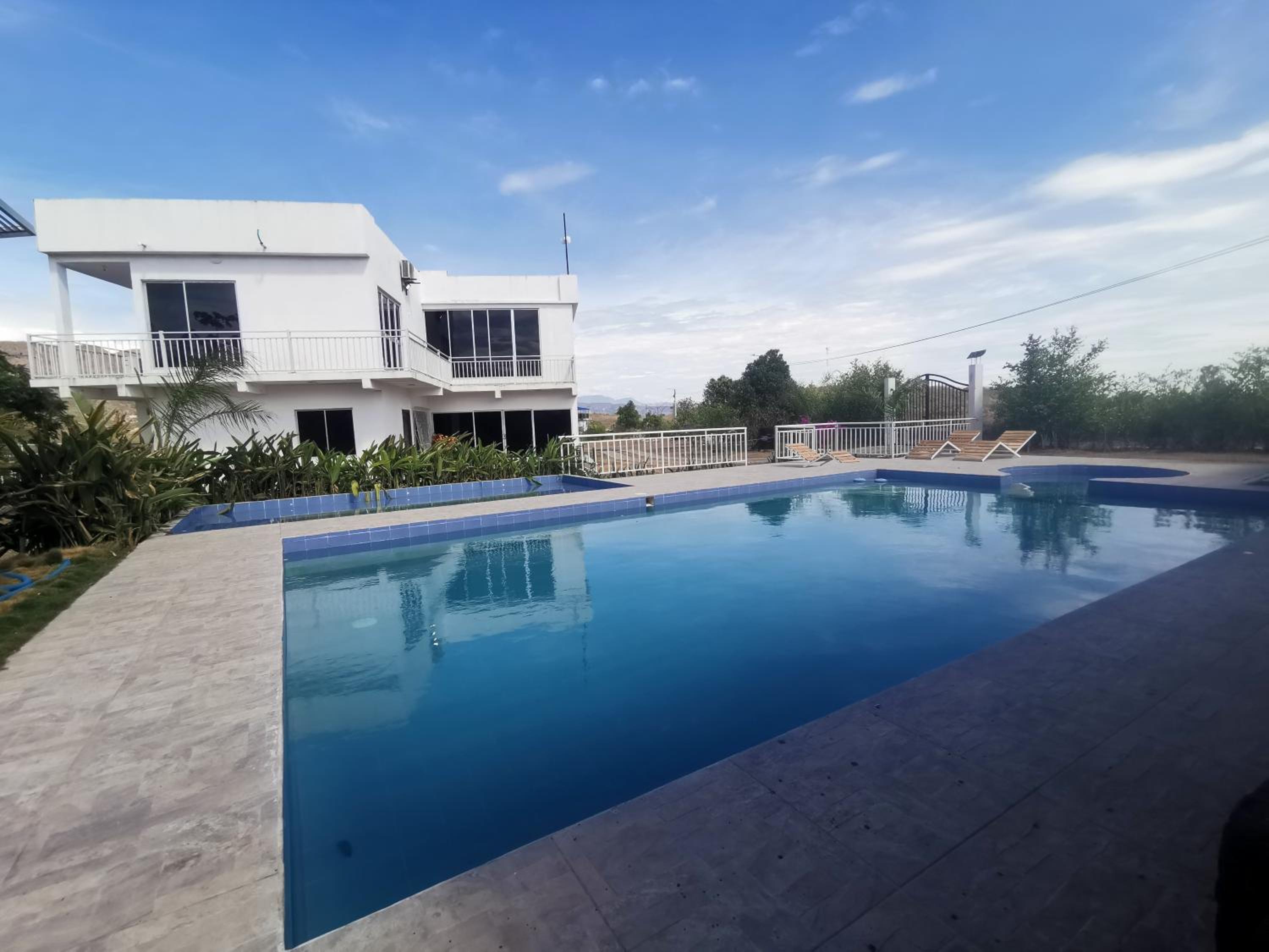 QUINTA RANCHO SANTIAGO CAMPESTRE capacidad 50 huéspedes