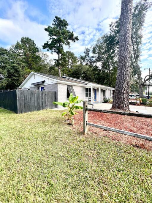 *The Gem* Stylish 2 Bedroom 1 Bathroom Newly Renovated