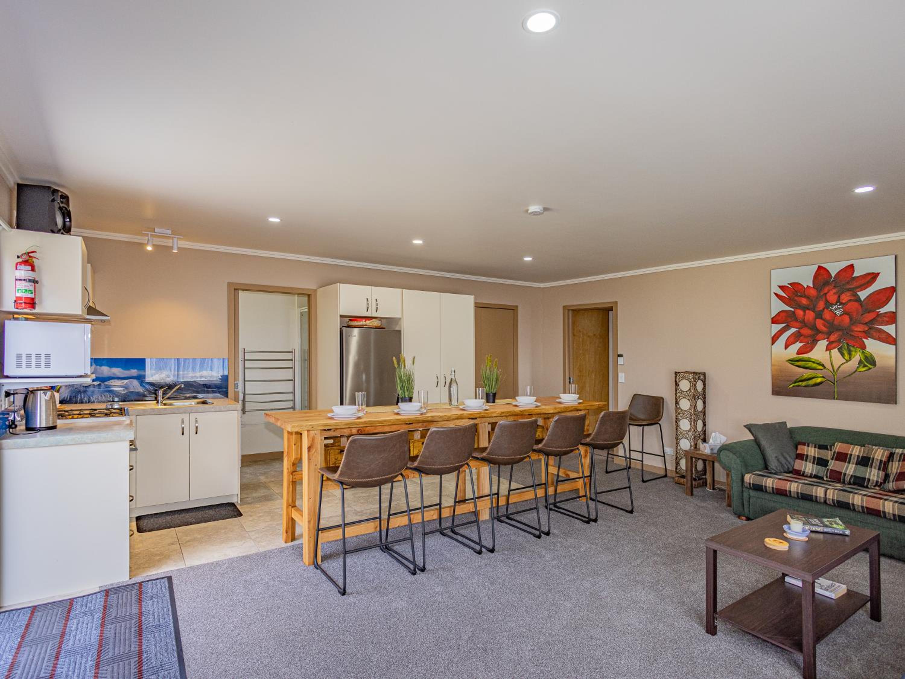 Hilltop Hideaway - Taupo Holiday Home view 3