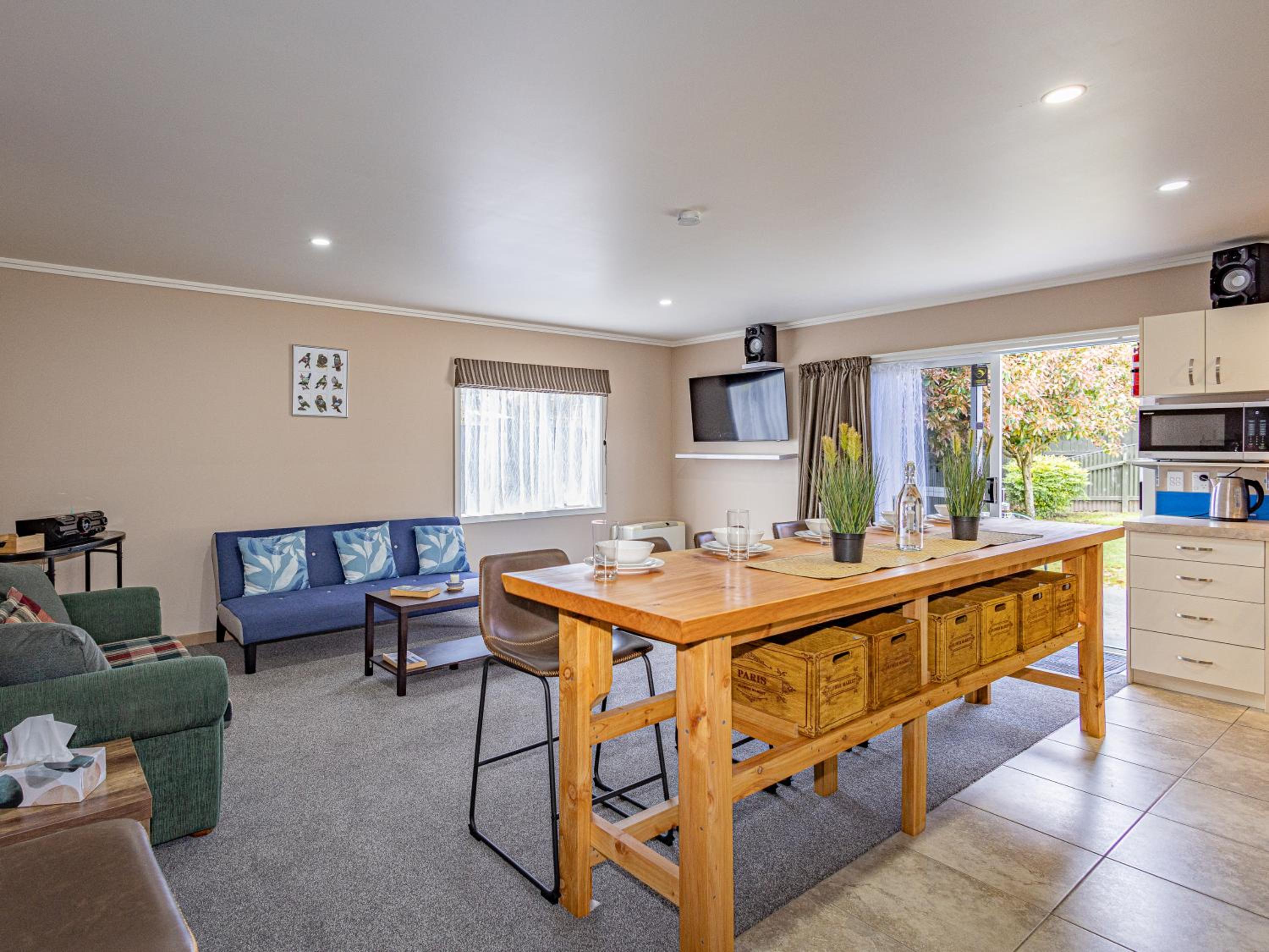 Hilltop Hideaway - Taupo Holiday Home view 5