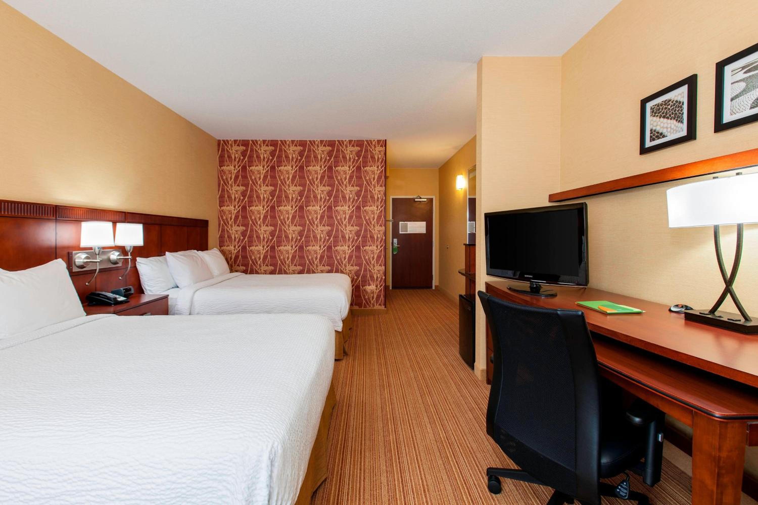 Schaumburg Vacations - Courtyard by Marriott Chicago Schaumburg/Woodfield Mall - Property Image 18