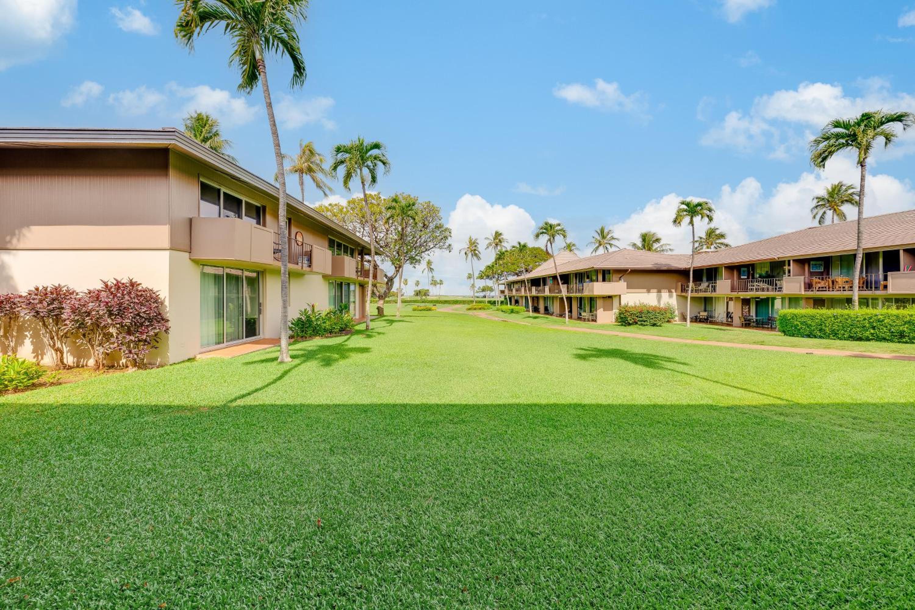 Eldorado H107 · EL H107 Updated Kaanapali Condo w Beach Cabana G