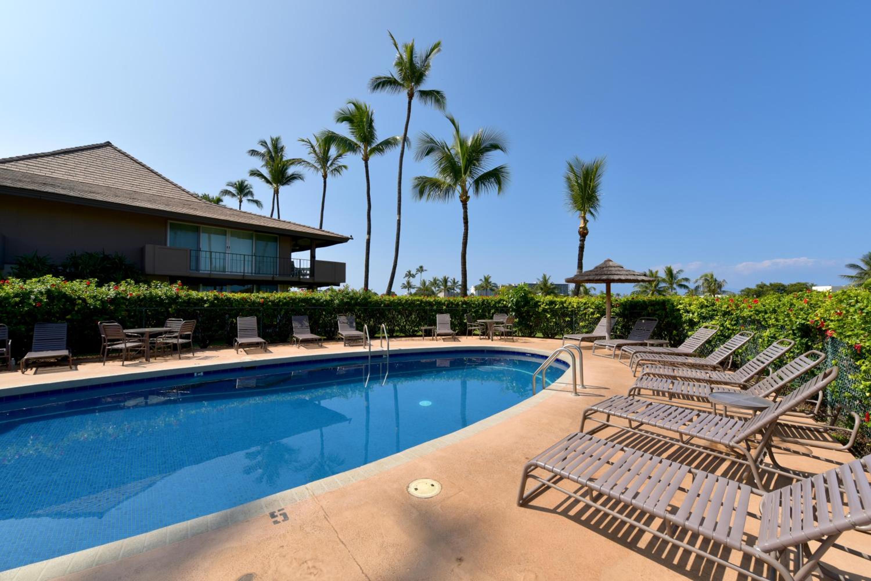 Eldorado H107 · EL H107 Updated Kaanapali Condo w Beach Cabana G