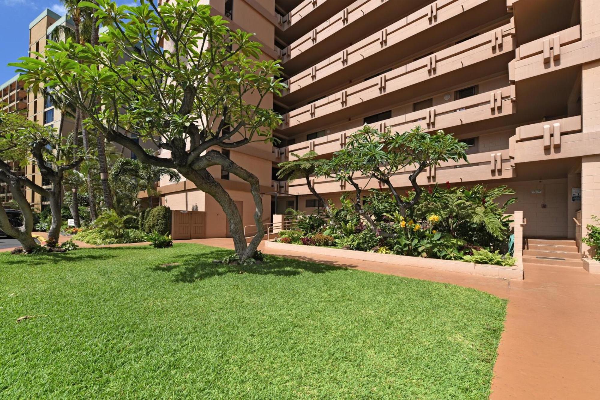 Maui Kai 903 OceanFront Studio AC Pool Ocean View