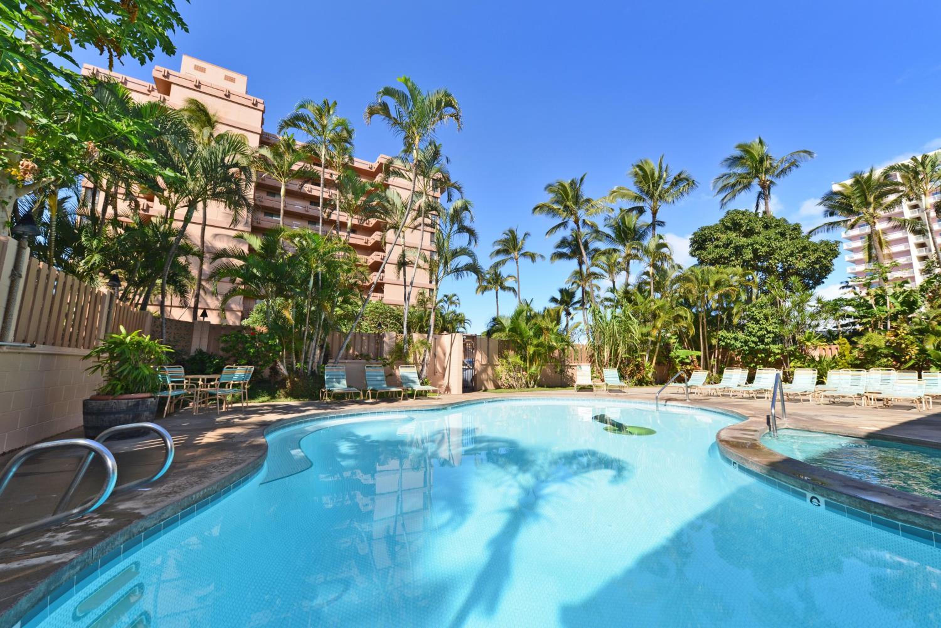Maui Kai 108 · MK 108 Updated OceanFront 1BD wAC