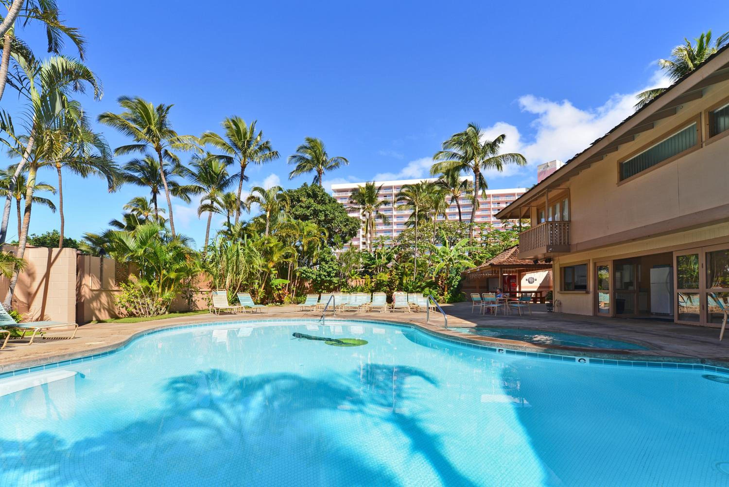 Maui Kai 108 · MK 108 Updated OceanFront 1BD wAC