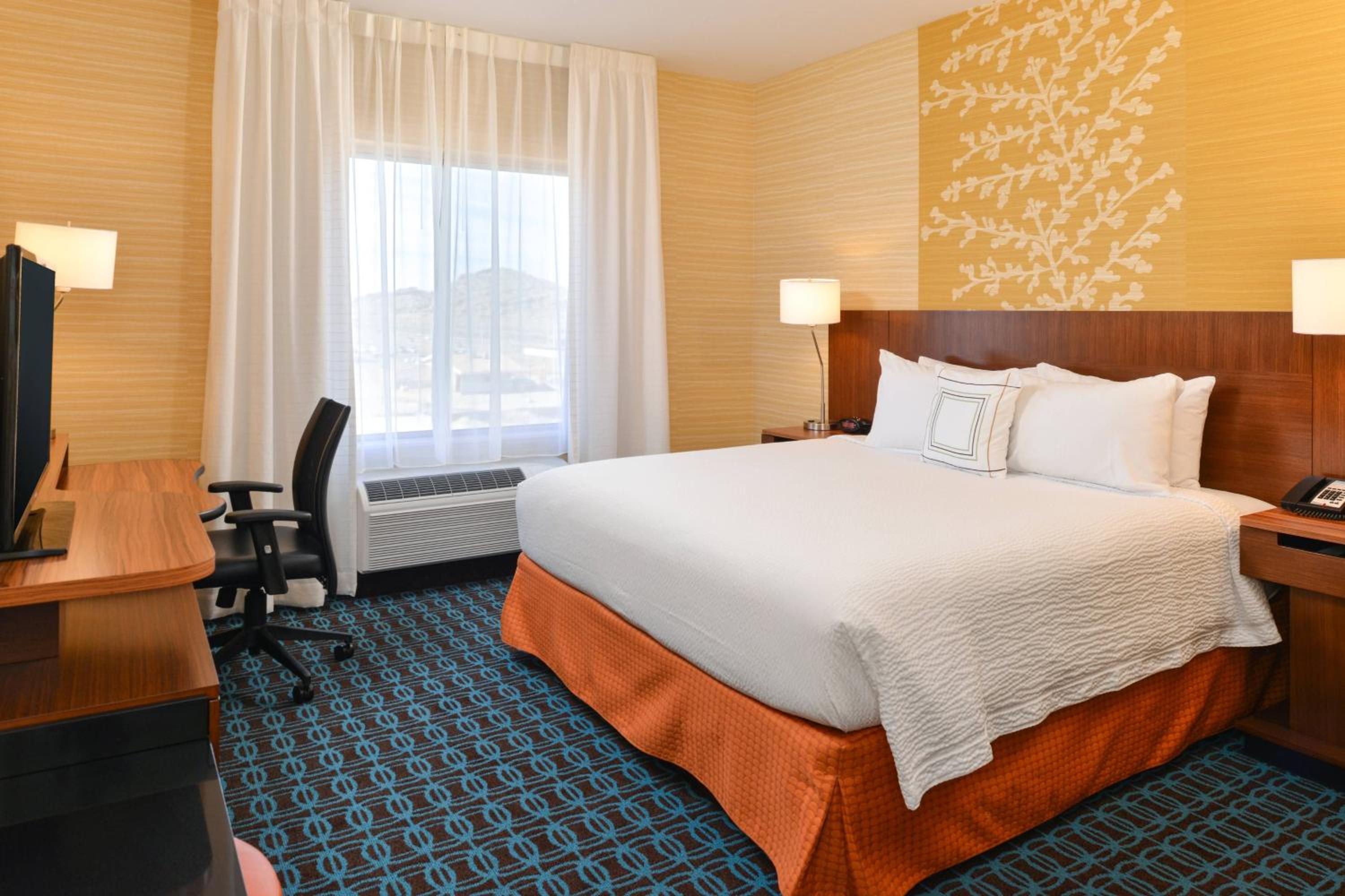 Gallup Vacations - Fairfield Inn  Suites by Marriott Gallup - Property Image 12