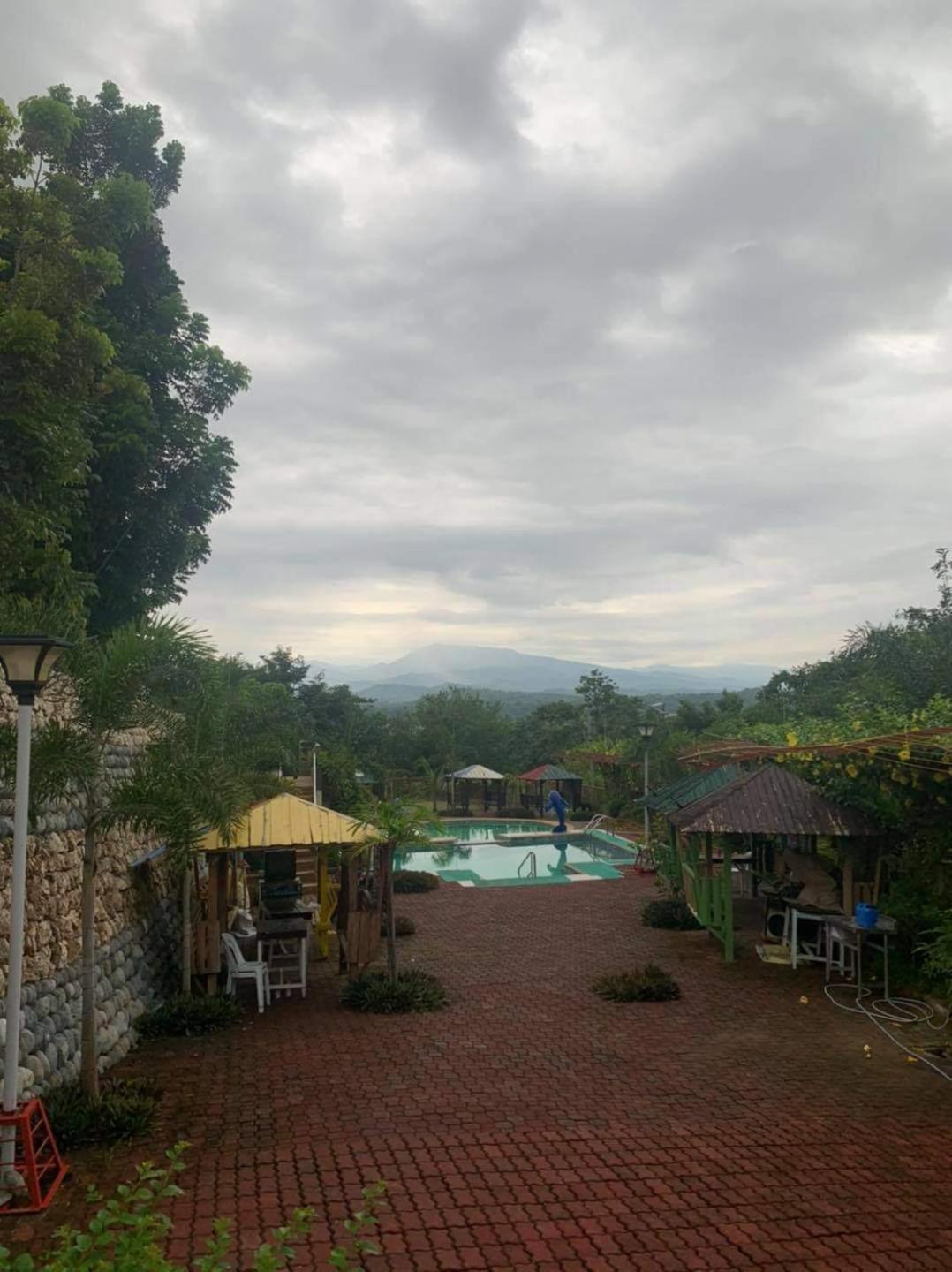 Layugan garden resort bucay abra view 5