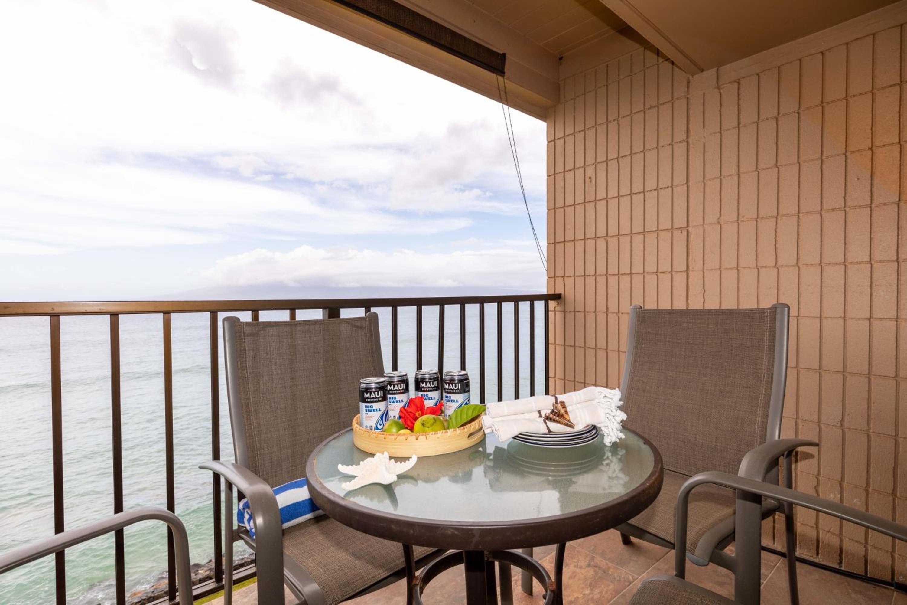 Kaleialoha 409 · KA 409 OceanFront 1BD Condo w Ocean Views Pool - Image 1