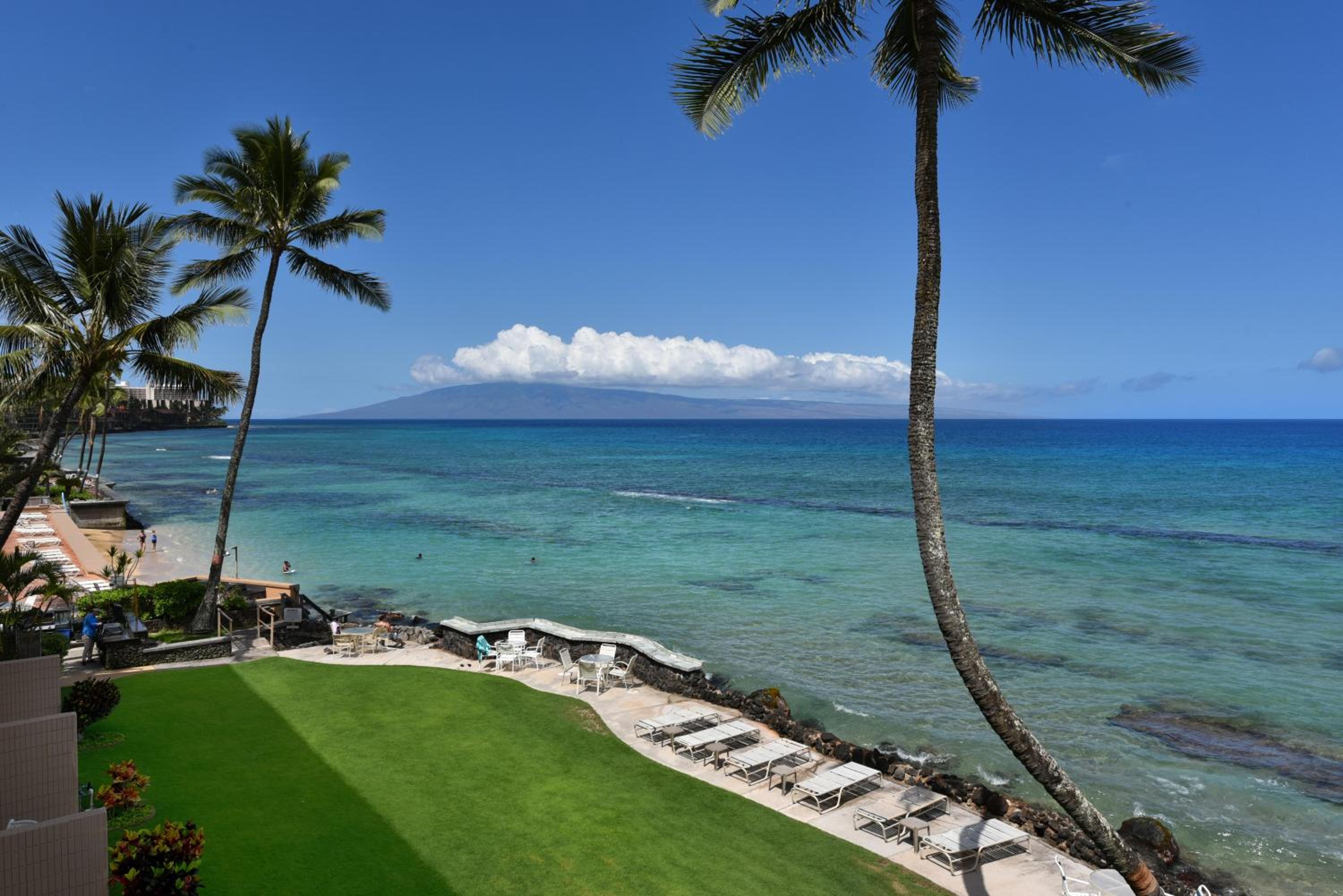 Kaleialoha 403 · Remodeled 1BD w Mountain Views Pool AC view 2