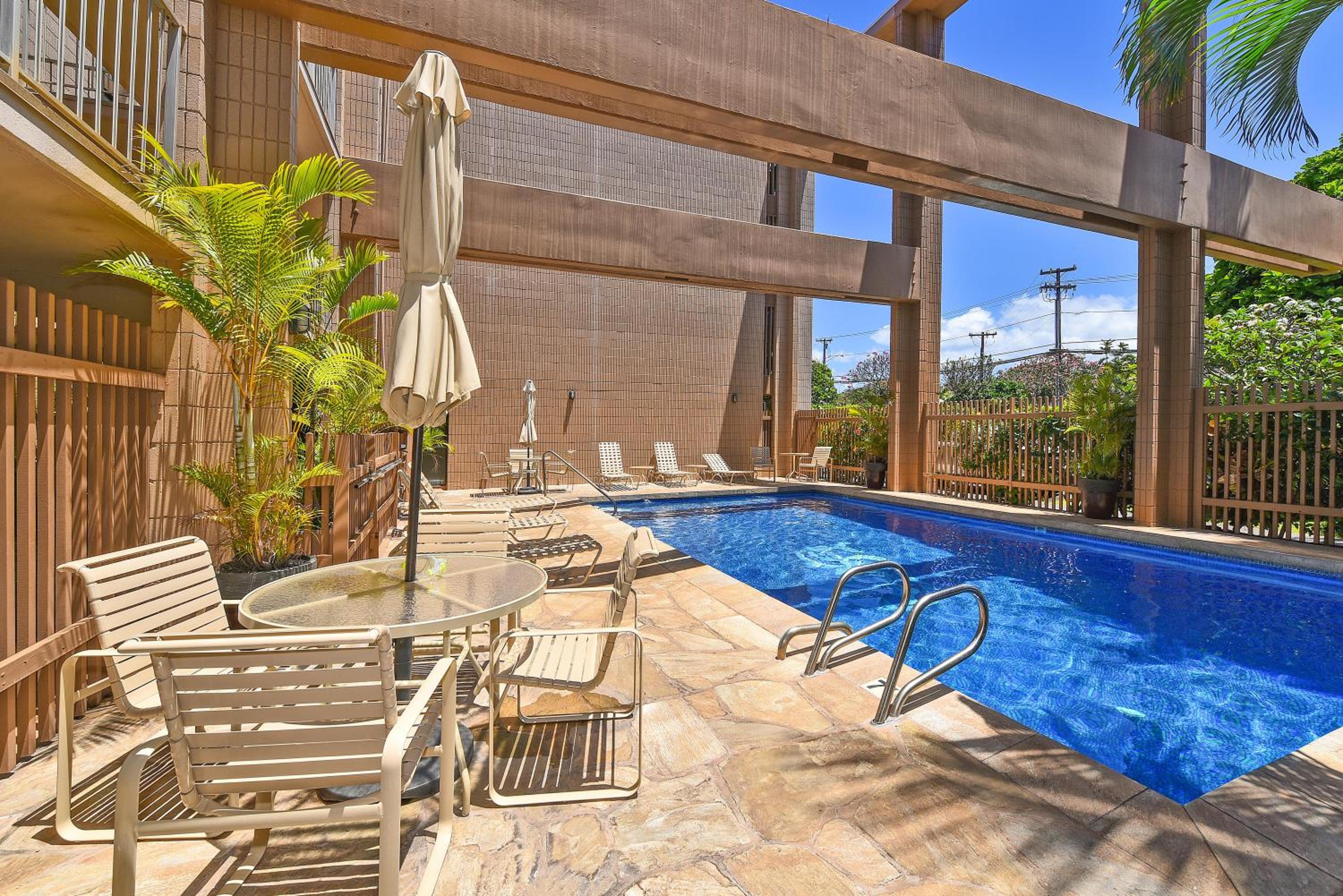 Kaleialoha 210 · KA 210 OceanFront 1BD Tropical Getaway w AC view 2