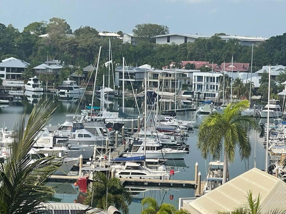 Marina Views Apartment Cullen Bay