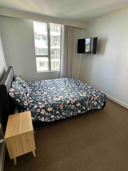 Cozy Hunter ST Apartment