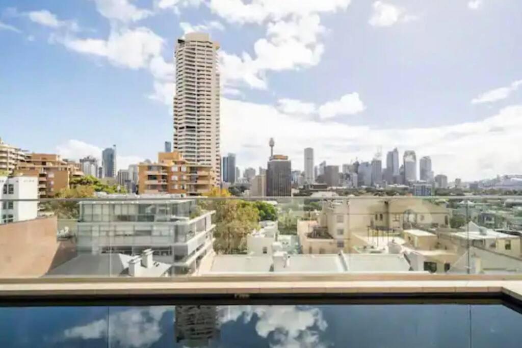 Stunning Harbour Bridge and Opera House Views!