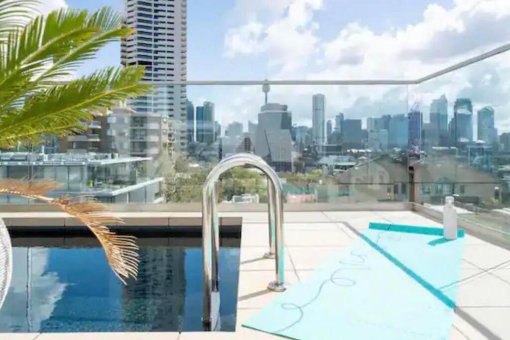 Stunning Harbour Bridge and Opera House Views!