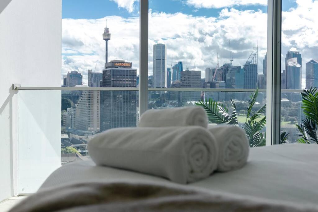 Stunning Harbour Bridge and Opera House Views!