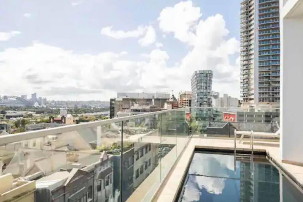 Stunning Harbour Bridge and Opera House Views!