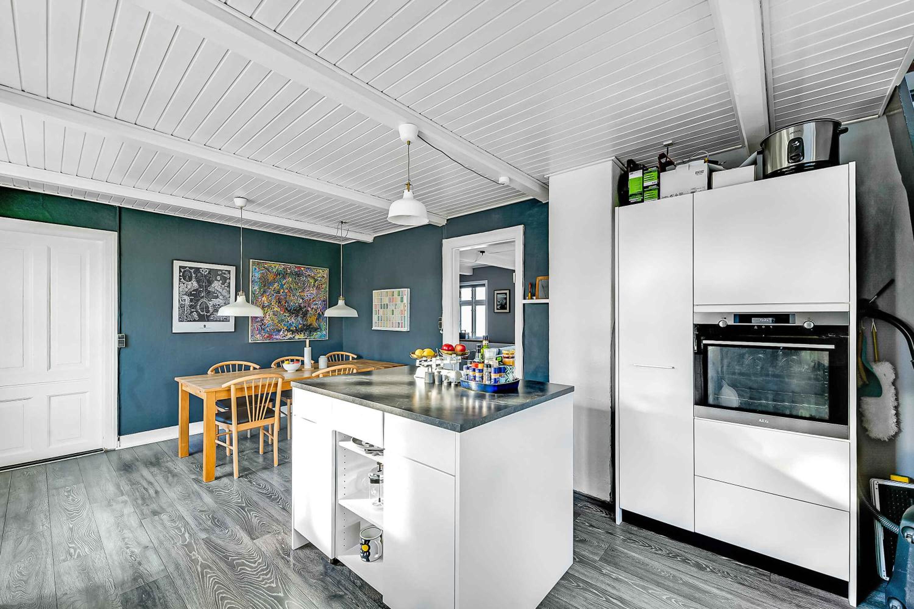 Charming Summerhouse W, Perfect Seaview Location