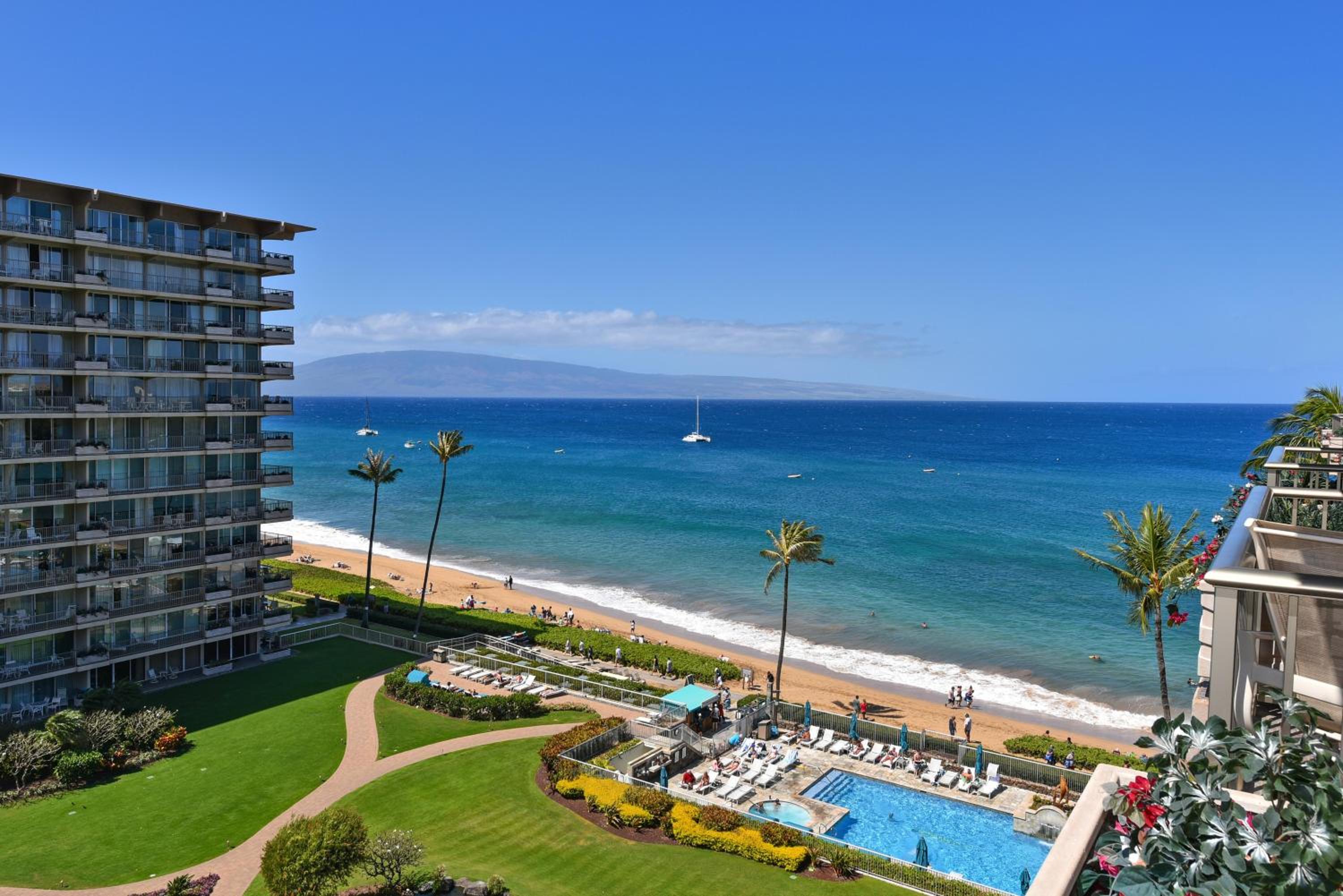 Whaler 859 BeachFront Luxury Condo w Ocean Views