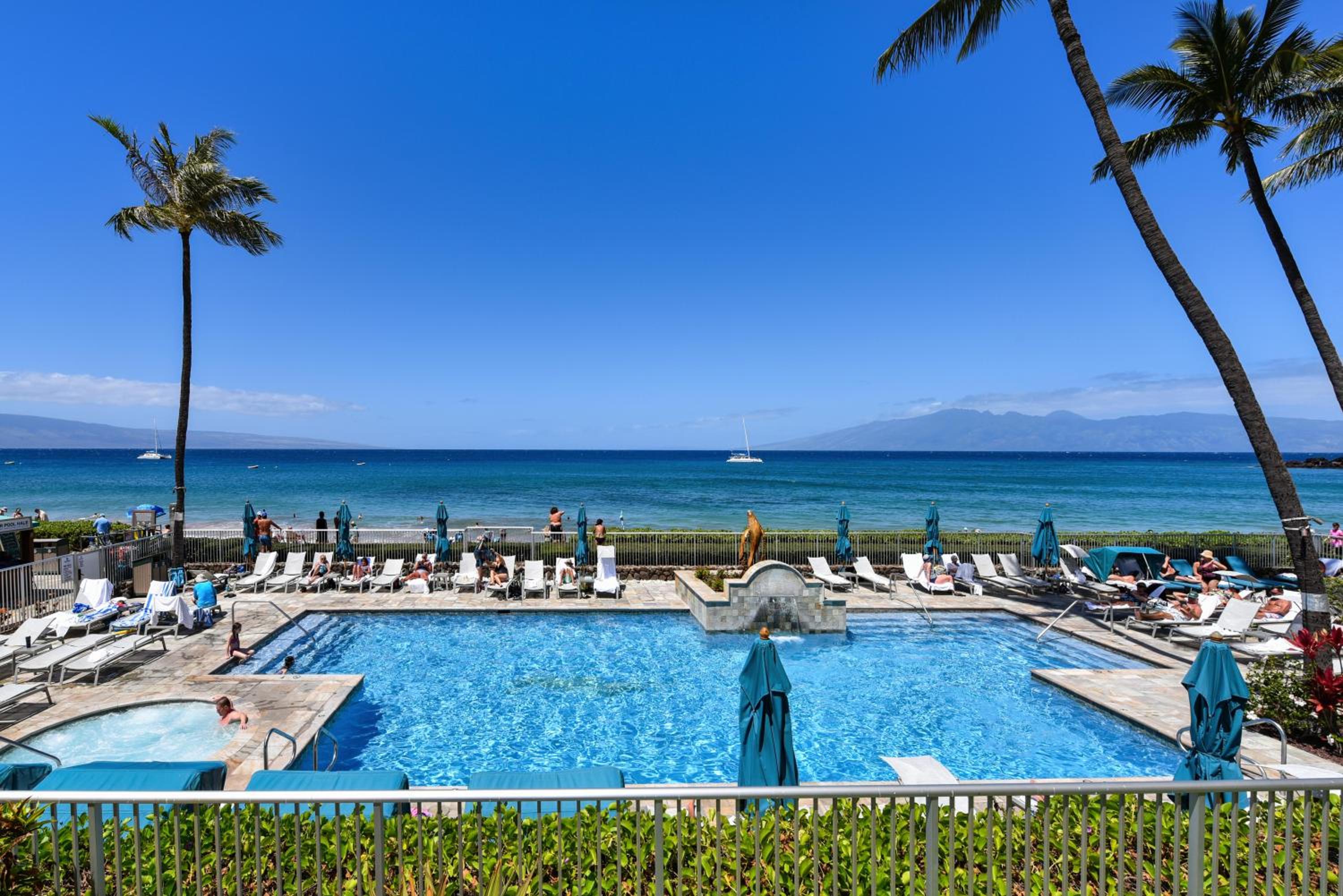 Whaler 859 BeachFront Luxury Condo w Ocean Views