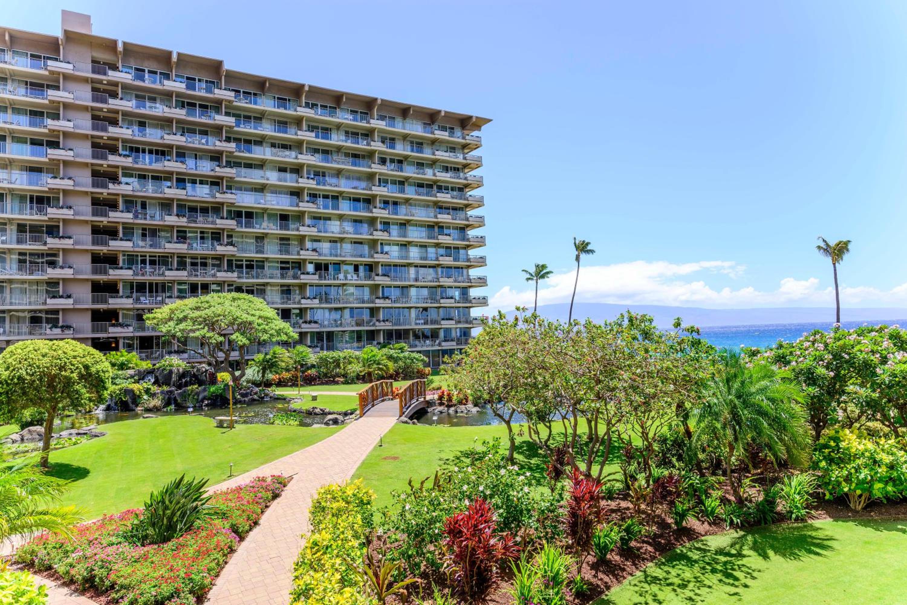 Whaler 859 BeachFront Luxury Condo w Ocean Views