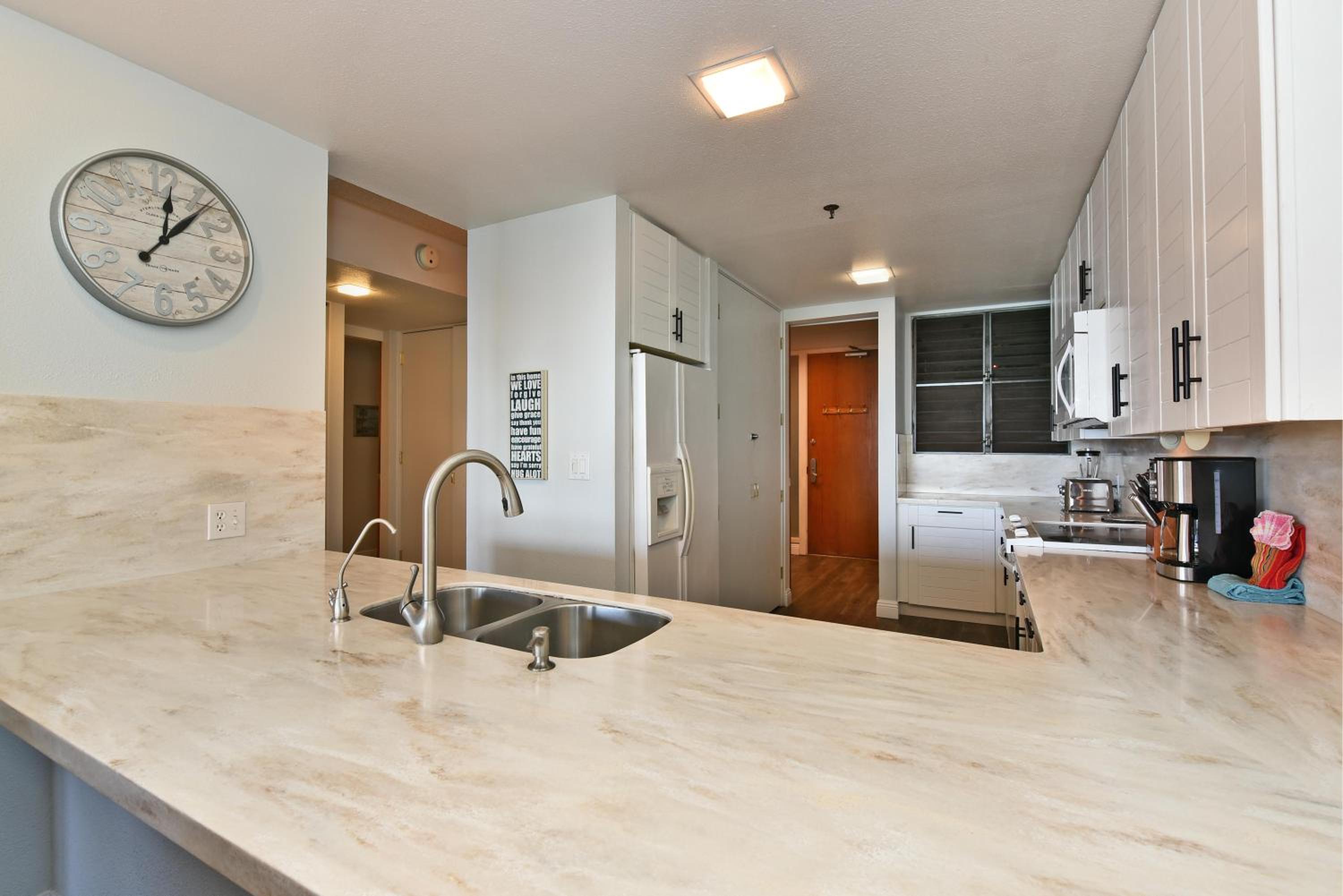 Sands of Kahana 316 · SK 316 Spacious OceanFront 2BD w Ocean Vie