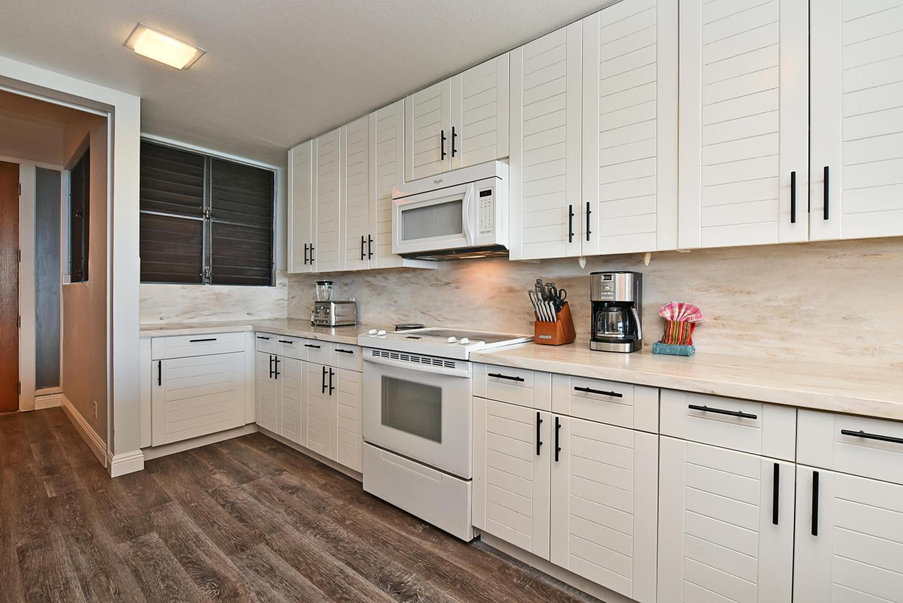 Sands of Kahana 316 · SK 316 Spacious OceanFront 2BD w Ocean Vie