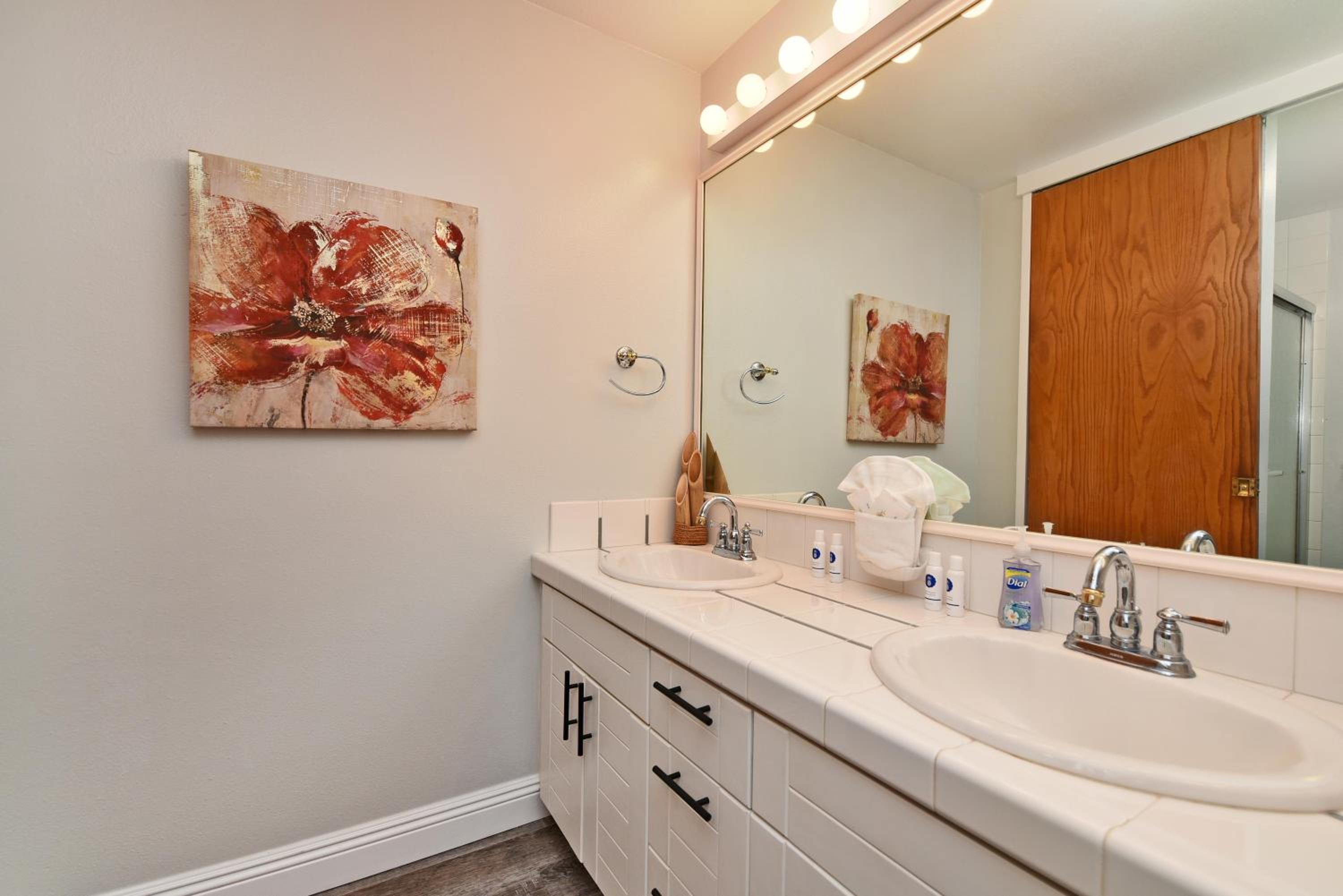 Sands of Kahana 316 · SK 316 Spacious OceanFront 2BD w Ocean Vie
