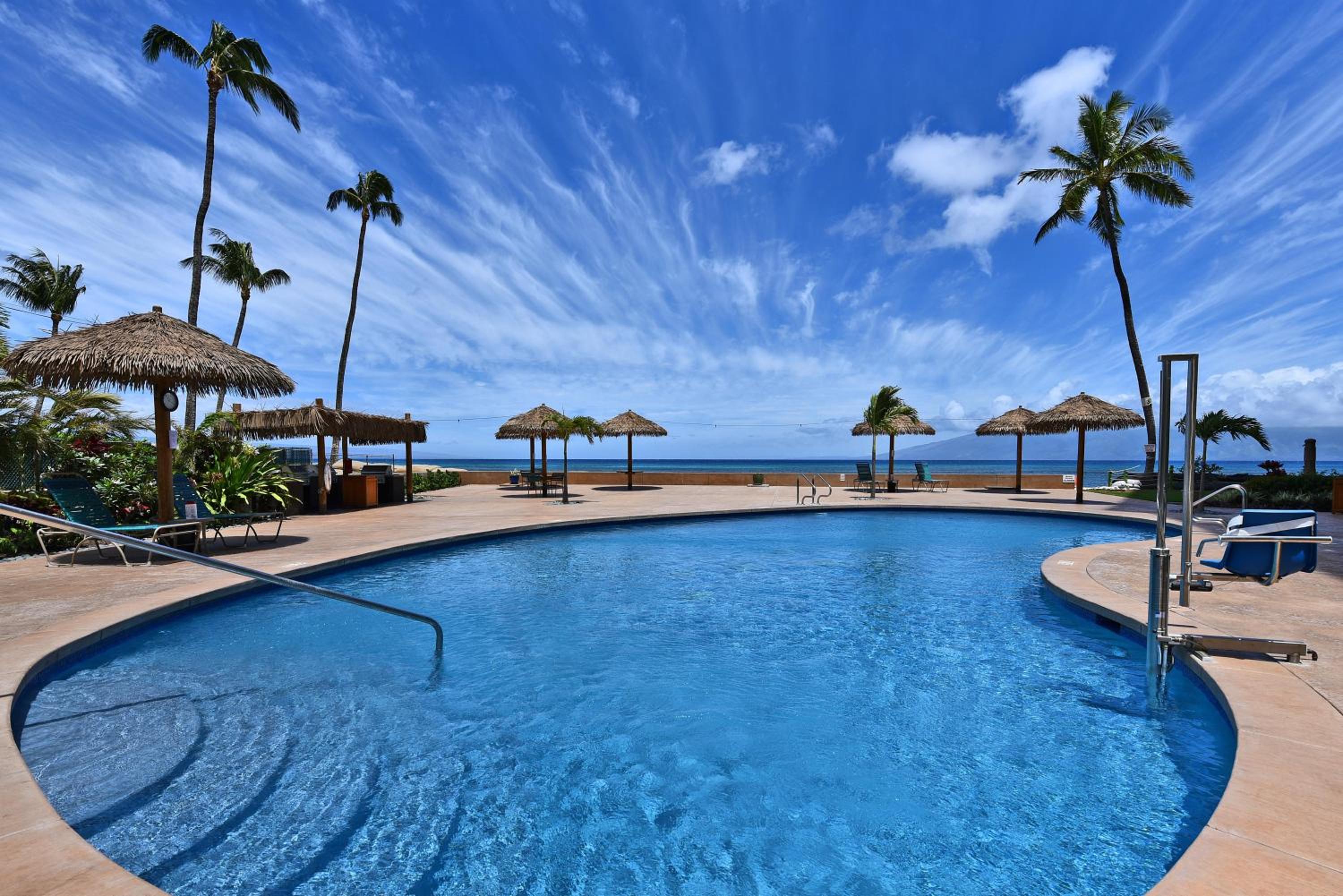 Royal Kahana 317 · RK 317 Remodeled BeachFront Studio w Ocean Vi