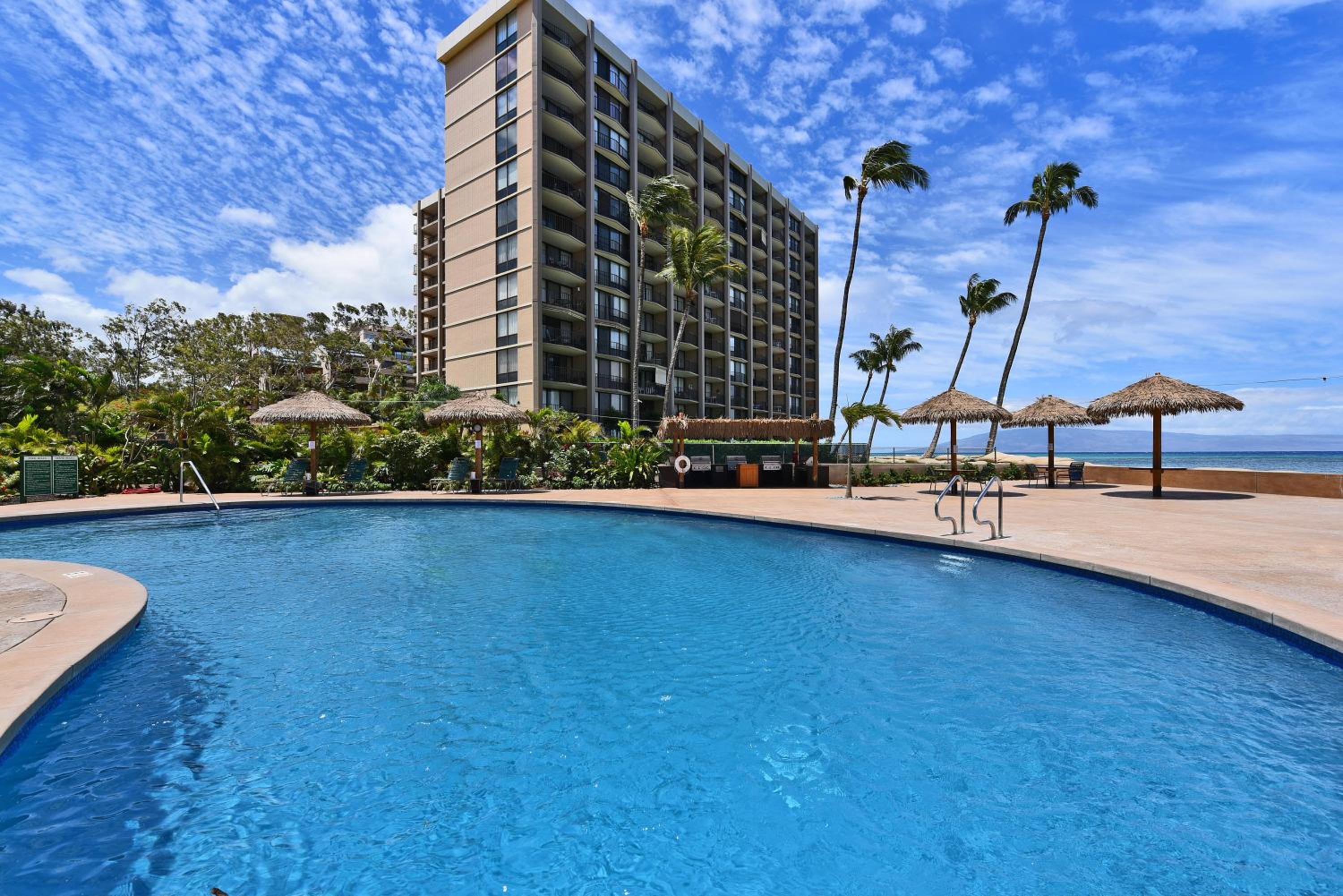 Royal Kahana 317 · RK 317 Remodeled BeachFront Studio w Ocean Vi