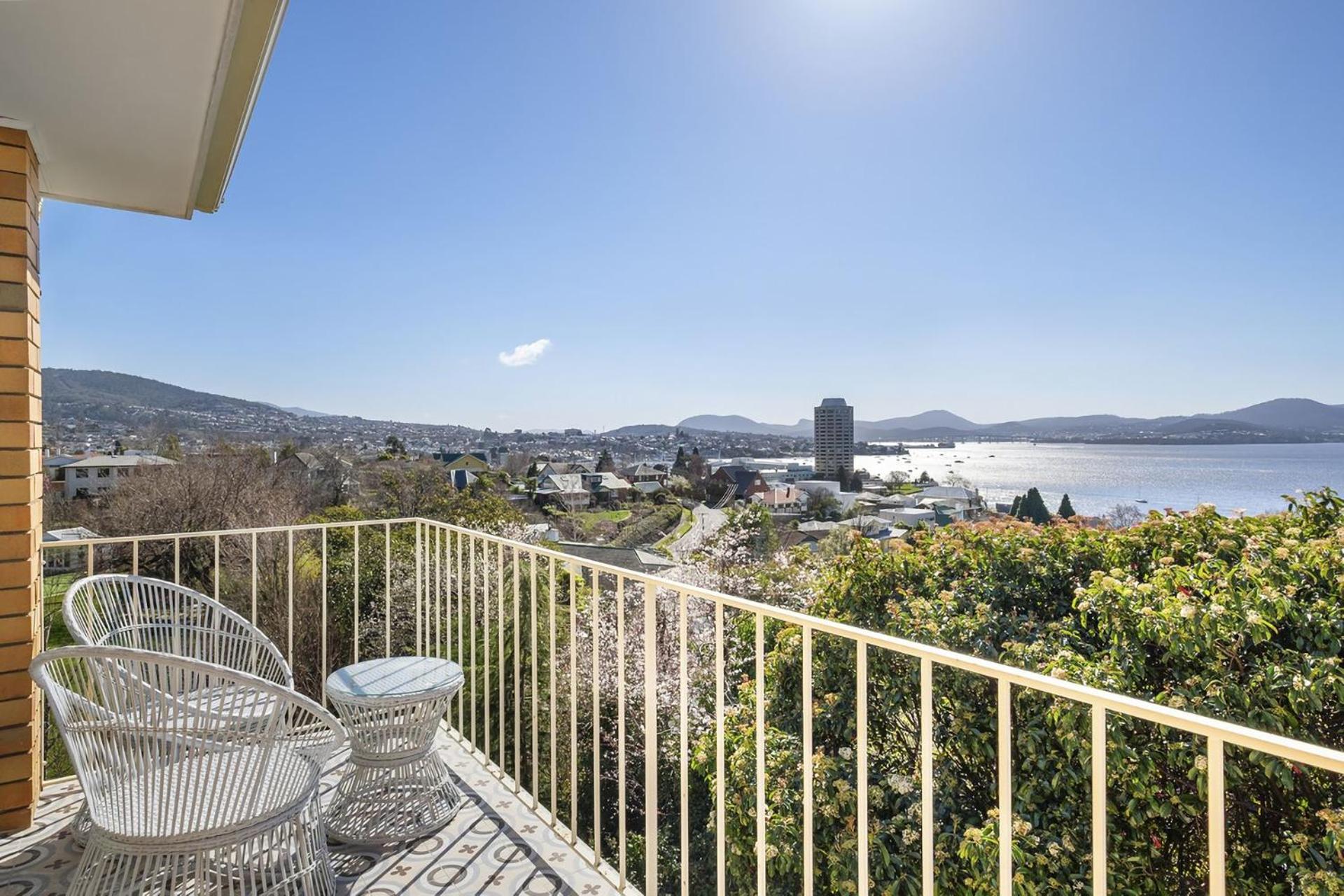 Sandcastle at Sandy Bay perfect location views