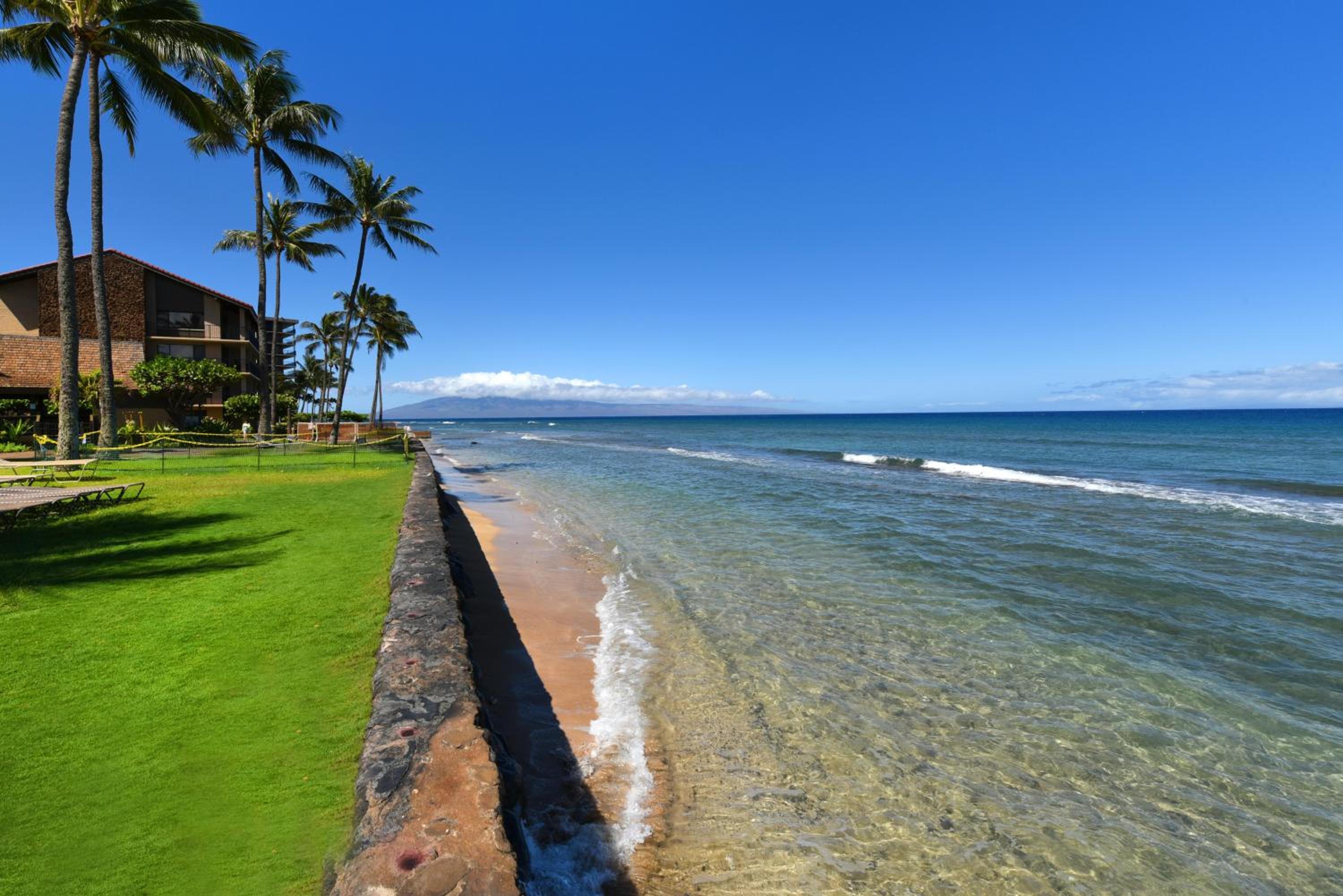 Papakea D108 · PK D108 Spacious Condo at BeachFront Resort