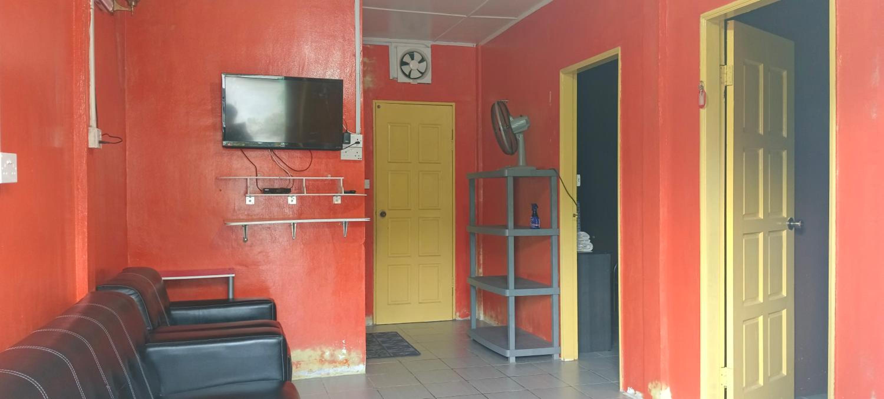 Deena Homestay