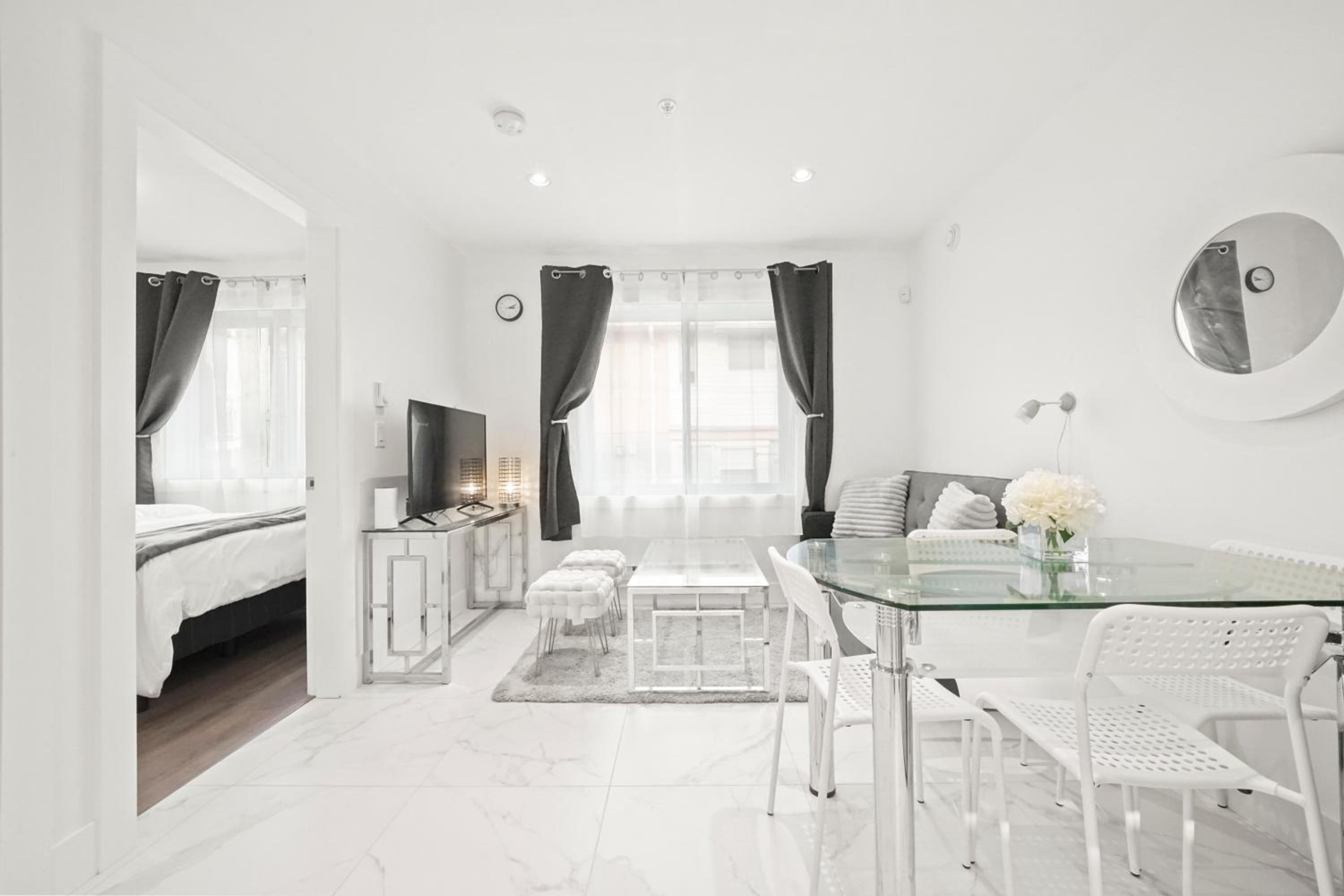 Entire NEW Cozy and Modern 2-storey HOUSE