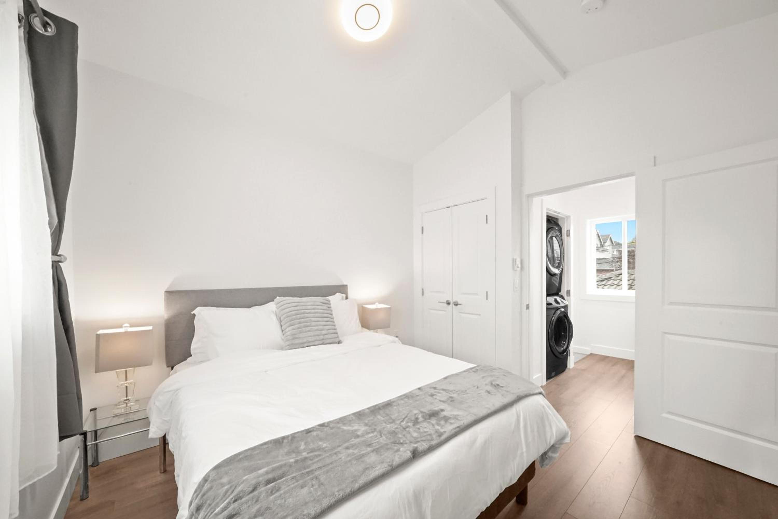 Entire NEW Cozy and Modern 2-storey HOUSE