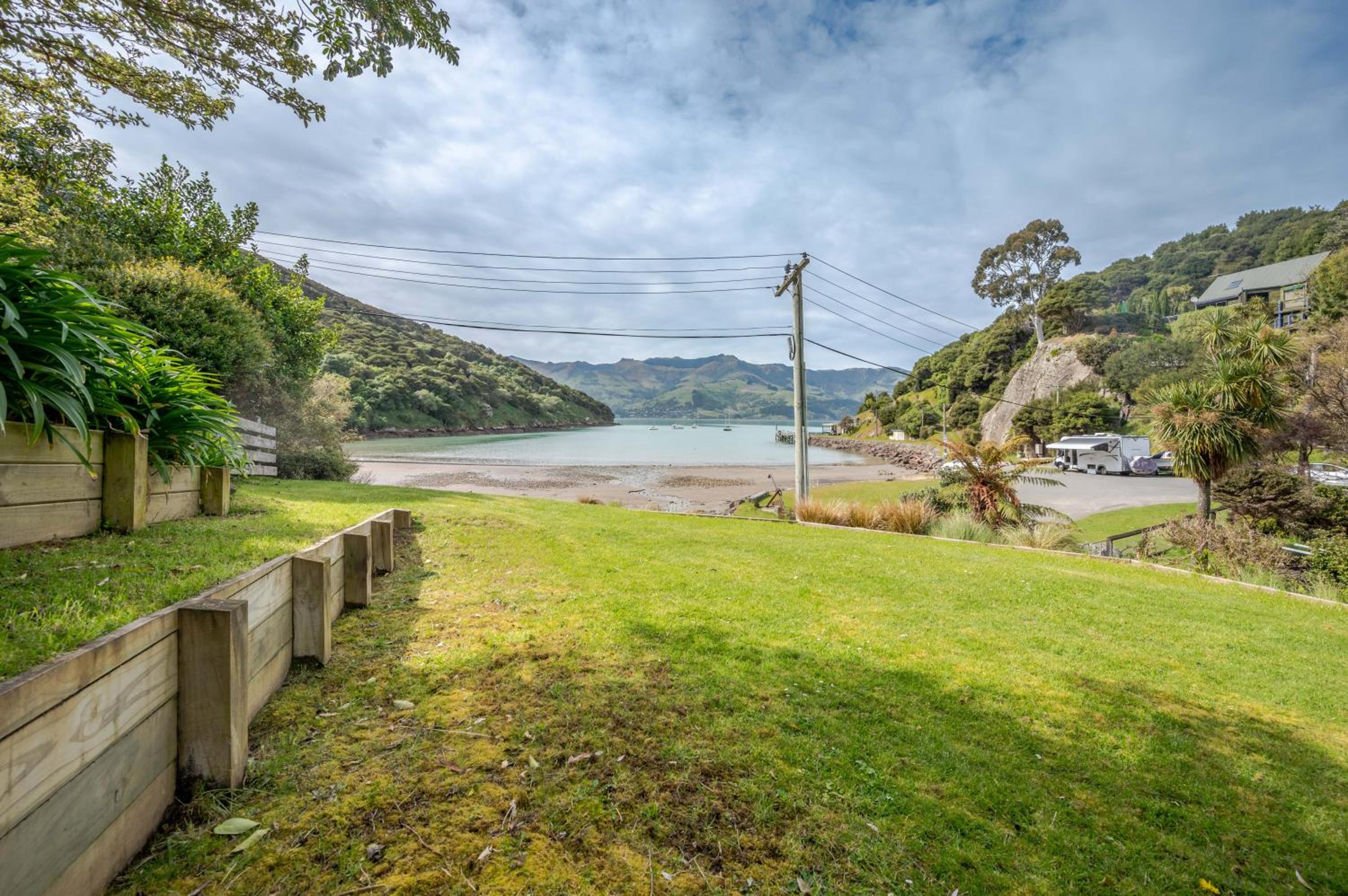 Bay View - Tikao Bay Holiday Home view 4