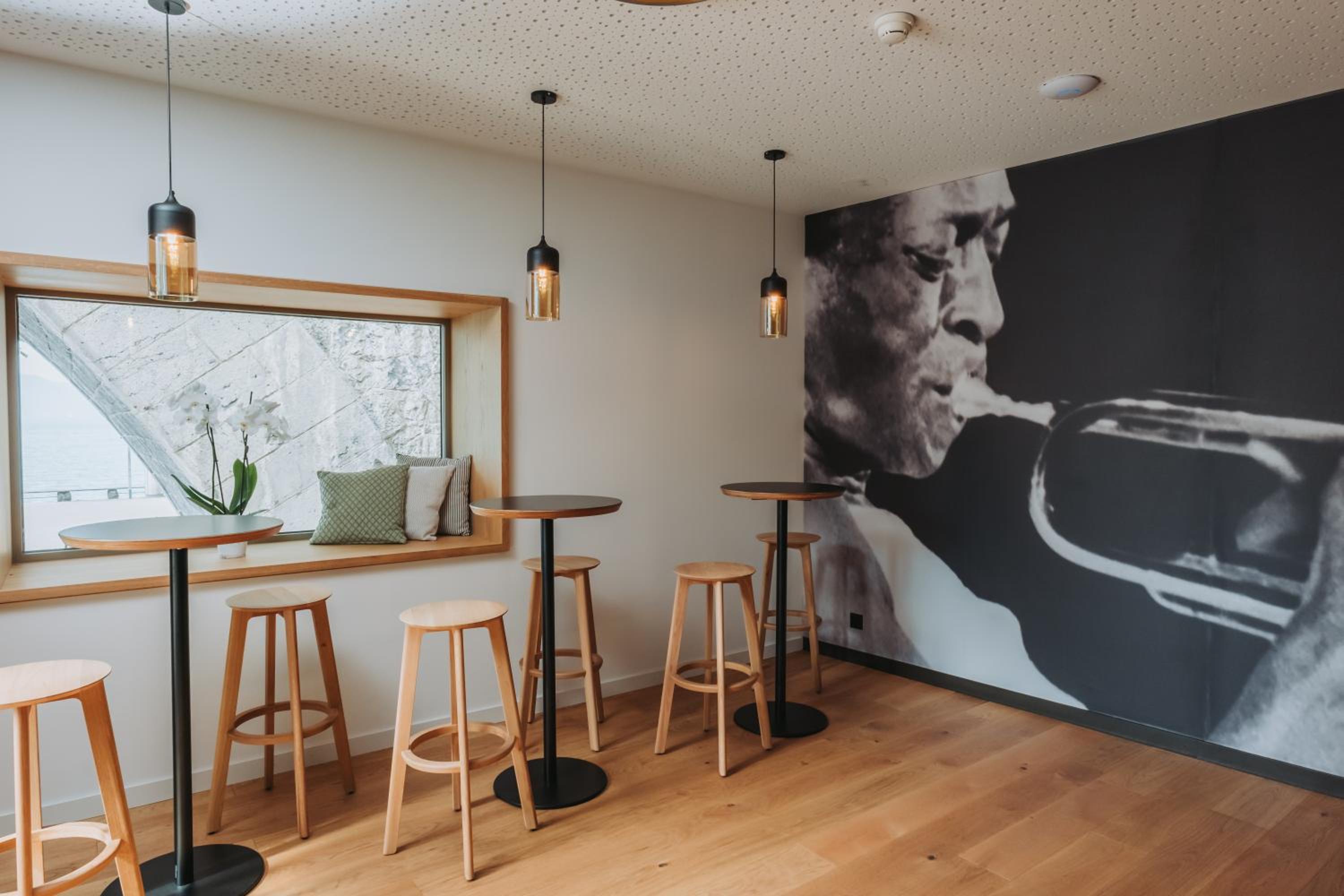 Montreux Youth Hostel