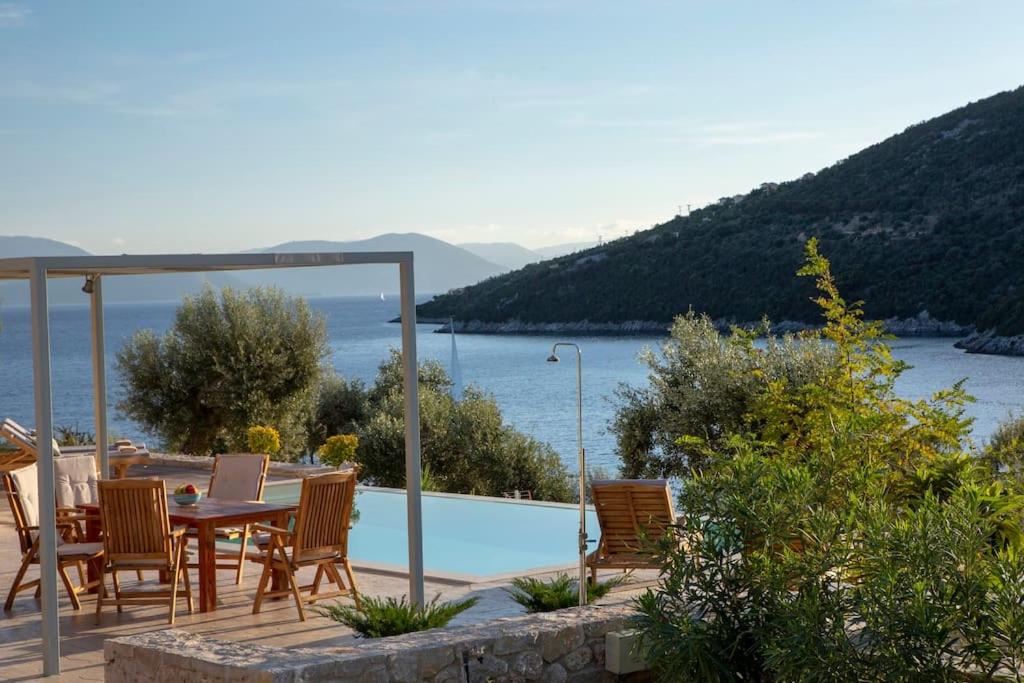 Villa Zoe - Direct Sea Access Live Scenery at view 5
