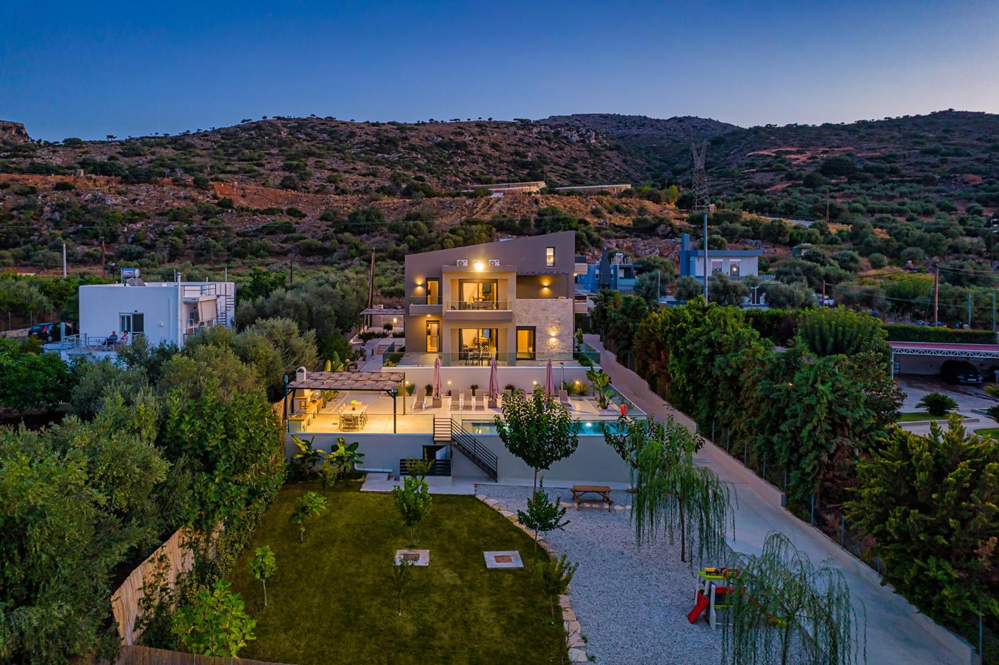 Chris villa with private ecologic pool and kid's playground! photo 3