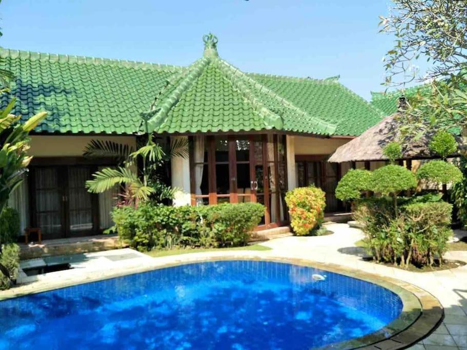 Hotel 2BR Club Emperor Balinese Villa @ Heart Of Sanur - Image 1