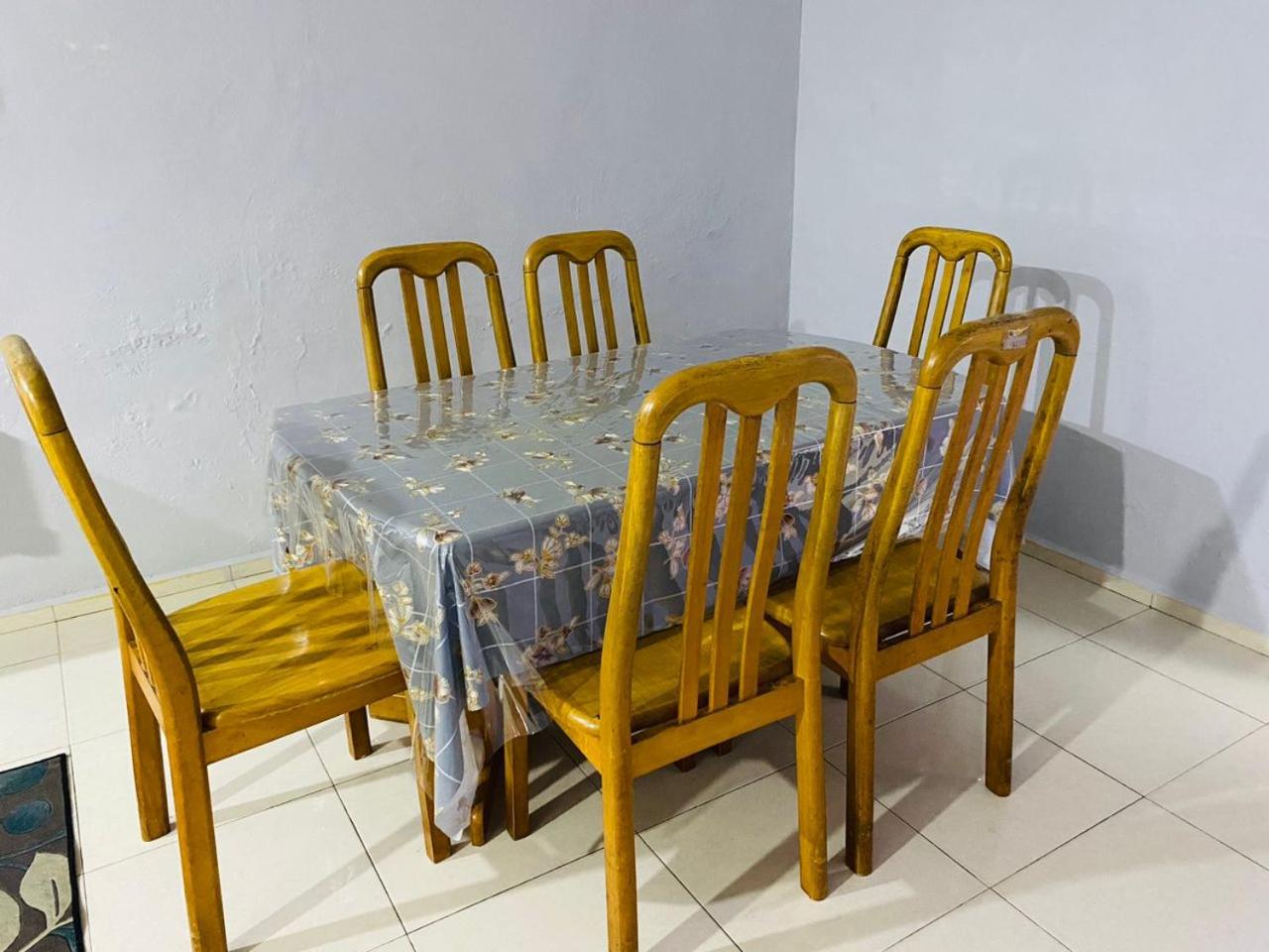 ZR Homestay Kemaman with 3 Bedroom 2 Bathroom - 2 Room AC 1 Room Fan - Not Sharing House photo 2