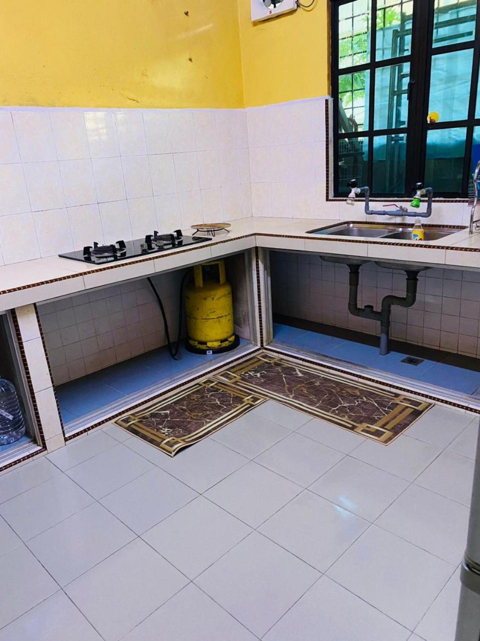 ZR Homestay Kemaman with 3 Bedroom 2 Bathroom - 2 Room AC 1 Room Fan - Not Sharing House photo 3