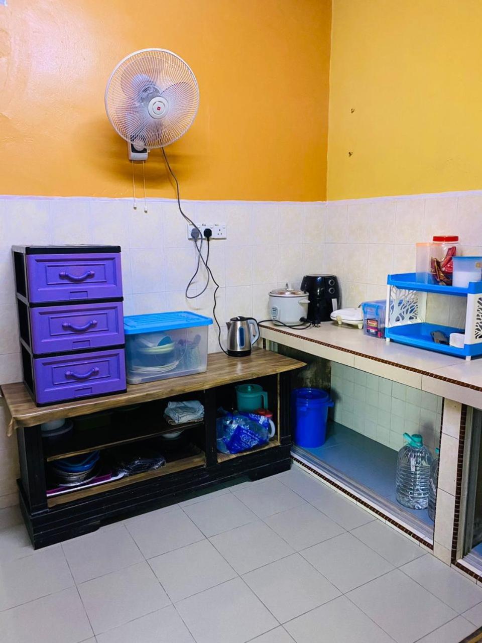 ZR Homestay Kemaman with 3 Bedroom 2 Bathroom - 2 Room AC 1 Room Fan - Not Sharing House photo 8