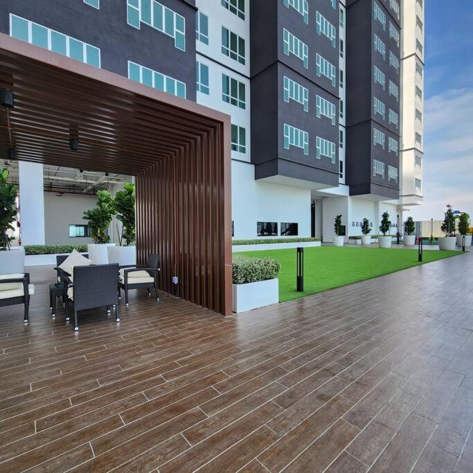 Cozy Seaview 2BR Melaka Town with Gaming Console photo 2