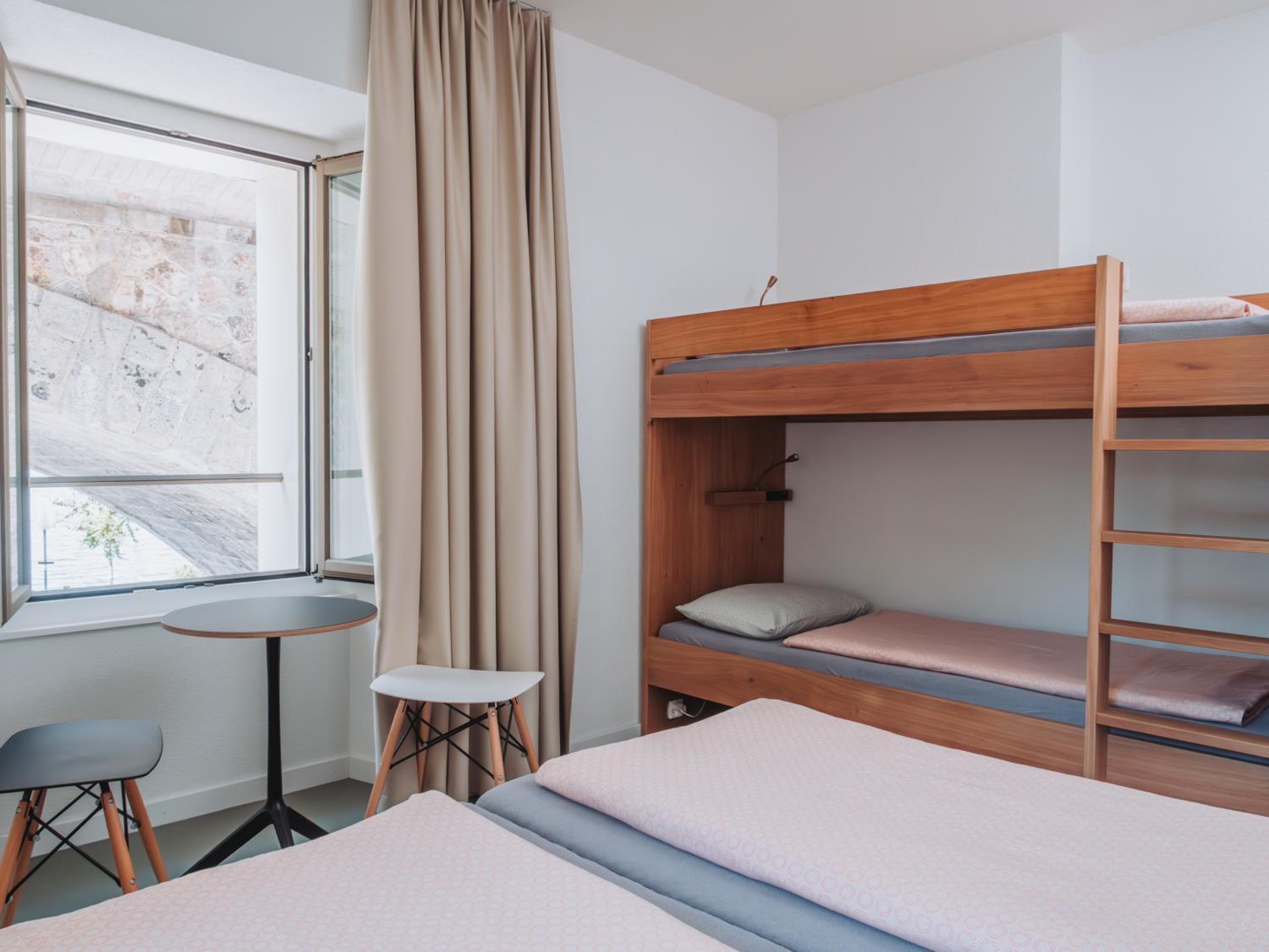 Montreux Youth Hostel