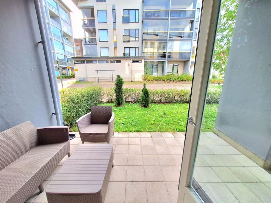 2-room apartment 7 min by train from airport view 3