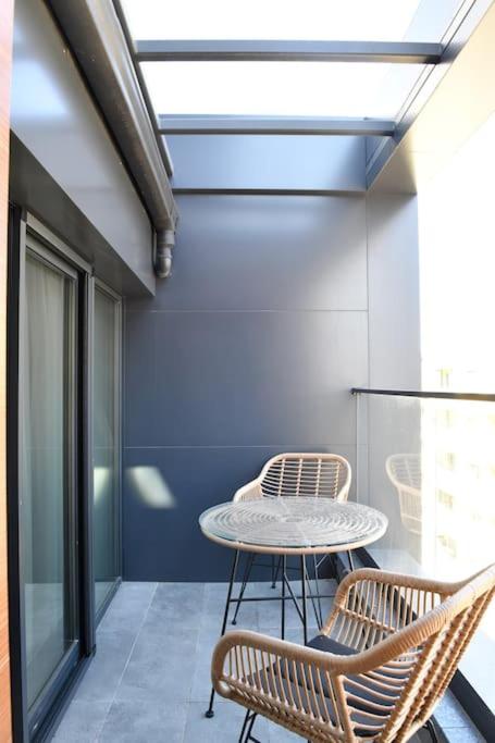 New York: A spacious modern apartment with parking